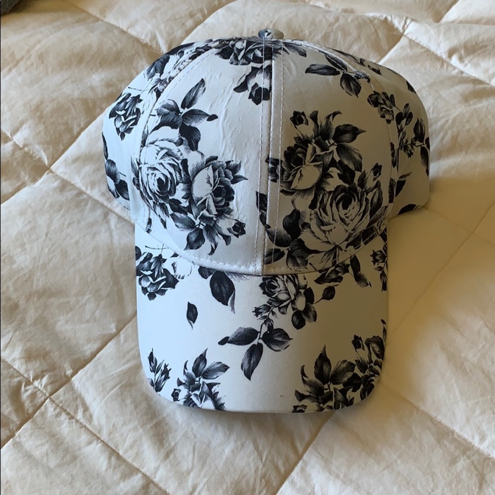 NWOT David & Young Floral Black/Cream Baseball Hat - Picture 1 of 3